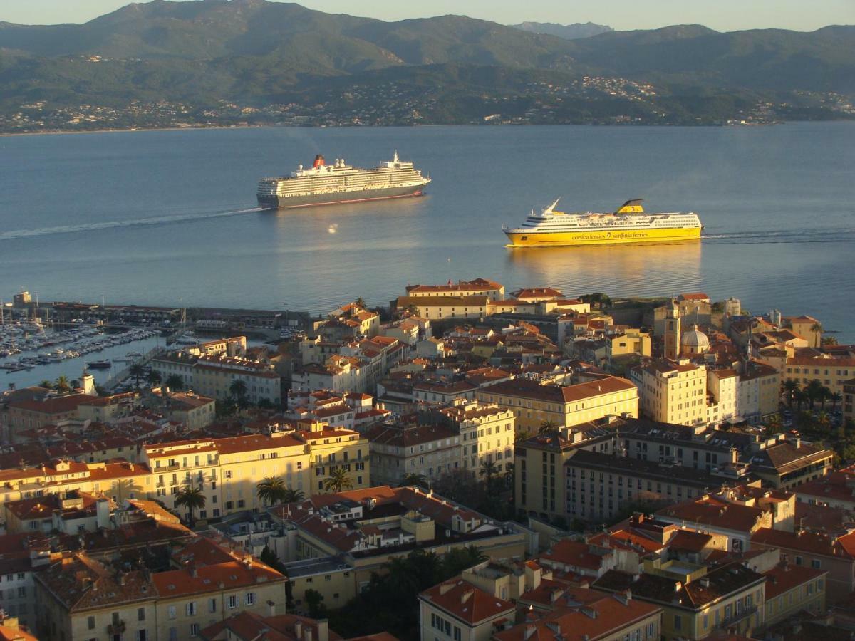 Le Pigeonnier Ajaccio Apartment อฌักซิโอ้ ภายนอก รูปภาพ