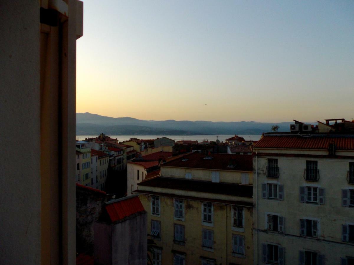 Le Pigeonnier Ajaccio Apartment อฌักซิโอ้ ภายนอก รูปภาพ